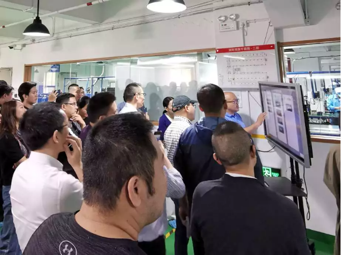 數(shù)字化, 工廠數(shù)字化升級(jí), AGV, 數(shù)字化工廠解決方案, 生產(chǎn)管理系統(tǒng)